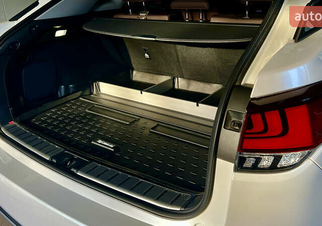 Белый Лексус РХ, объемом двигателя 3.46 л и пробегом 49 тыс. км за 57500 $, фото 63 на Automoto.ua