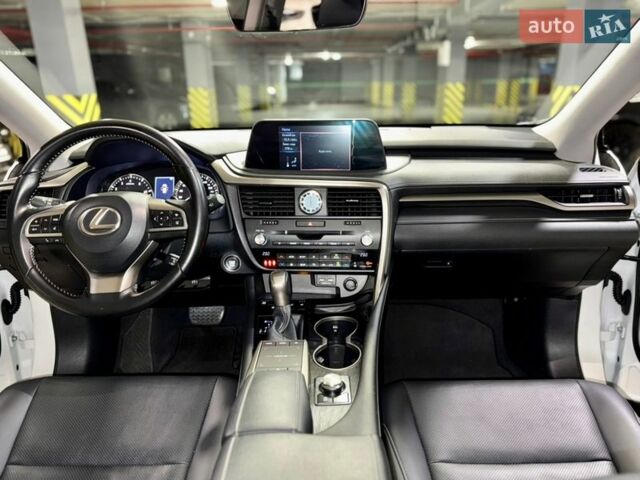 Білий Лексус РХ, об'ємом двигуна 2 л та пробігом 69 тис. км за 43500 $, фото 33 на Automoto.ua