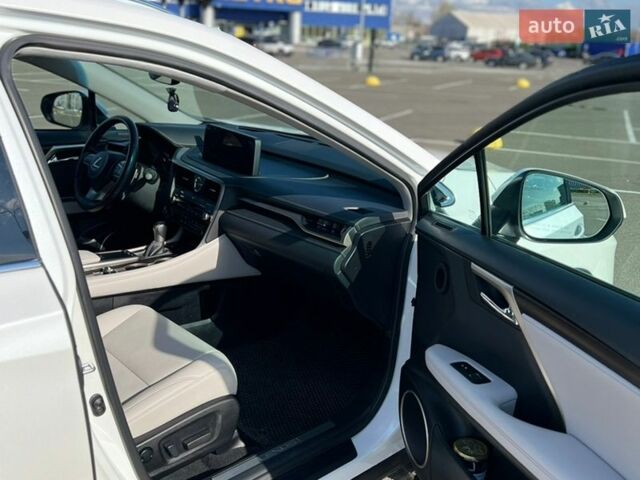 Белый Лексус РХ, объемом двигателя 3.5 л и пробегом 45 тыс. км за 44900 $, фото 8 на Automoto.ua