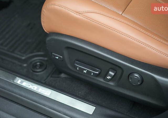 Белый Лексус РХ, объемом двигателя 3.5 л и пробегом 40 тыс. км за 60542 $, фото 17 на Automoto.ua