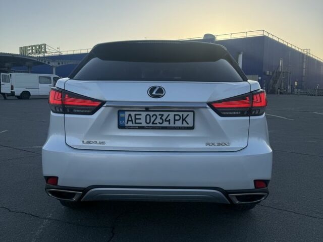 Белый Лексус РХ, объемом двигателя 2 л и пробегом 61 тыс. км за 49990 $, фото 4 на Automoto.ua