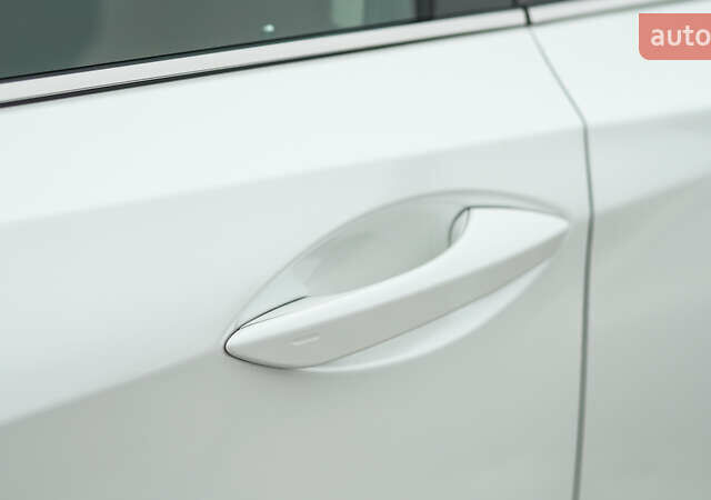 Белый Лексус РХ, объемом двигателя 3.5 л и пробегом 40 тыс. км за 60542 $, фото 14 на Automoto.ua