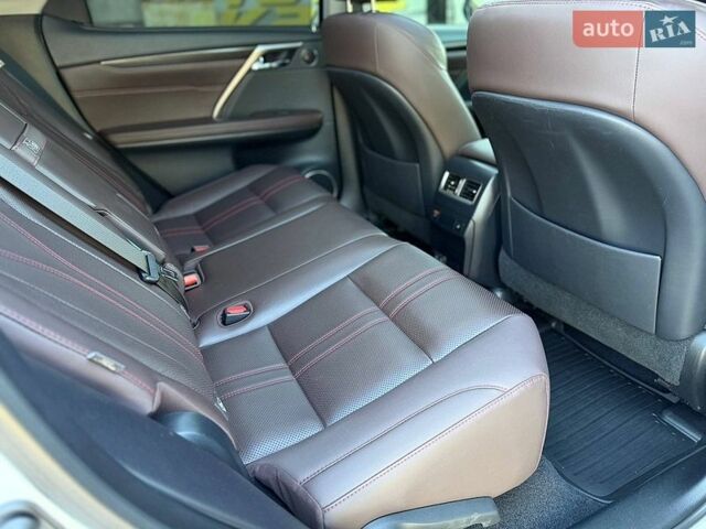 Белый Лексус РХ, объемом двигателя 3.5 л и пробегом 60 тыс. км за 55500 $, фото 25 на Automoto.ua