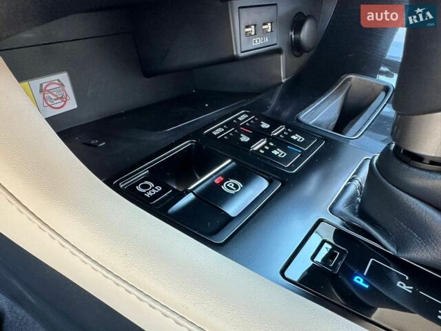 Білий Лексус РХ, об'ємом двигуна 2 л та пробігом 26 тис. км за 49500 $, фото 11 на Automoto.ua