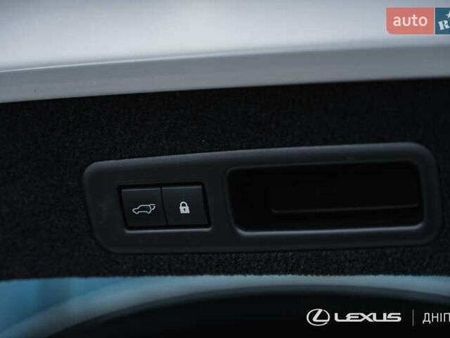 Белый Лексус РХ, объемом двигателя 3.46 л и пробегом 66 тыс. км за 50700 $, фото 38 на Automoto.ua