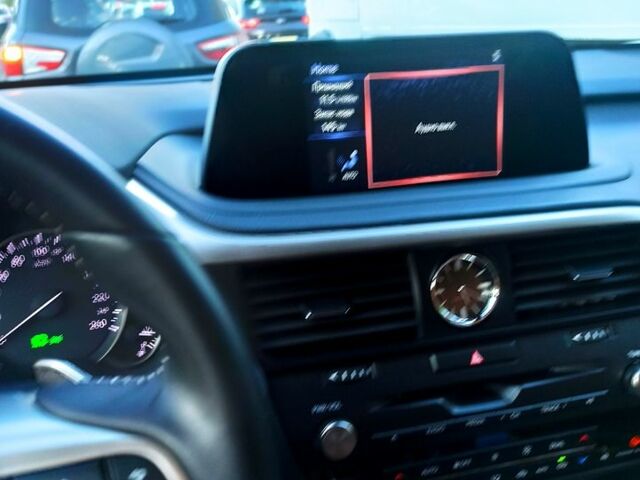 Белый Лексус РХ, объемом двигателя 2 л и пробегом 20 тыс. км за 52000 $, фото 2 на Automoto.ua