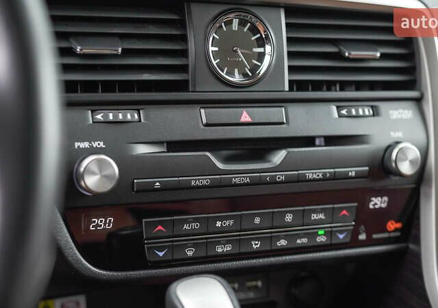 Белый Лексус РХ, объемом двигателя 3.5 л и пробегом 40 тыс. км за 60542 $, фото 34 на Automoto.ua