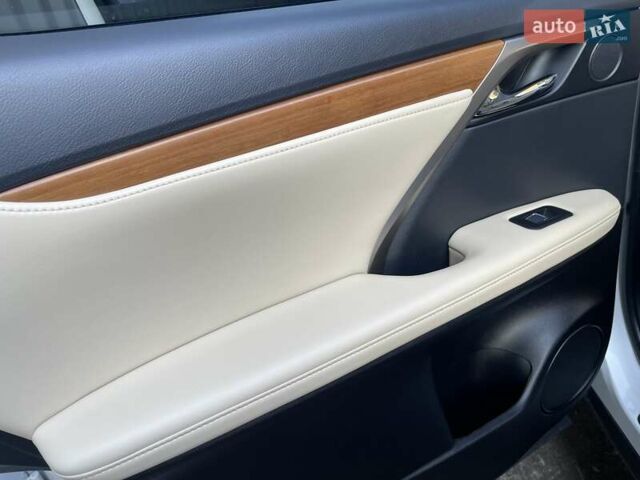 Белый Лексус РХ, объемом двигателя 3.46 л и пробегом 52 тыс. км за 38500 $, фото 21 на Automoto.ua