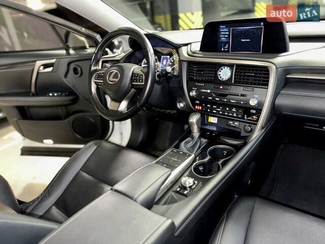Білий Лексус РХ, об'ємом двигуна 2 л та пробігом 69 тис. км за 45700 $, фото 37 на Automoto.ua