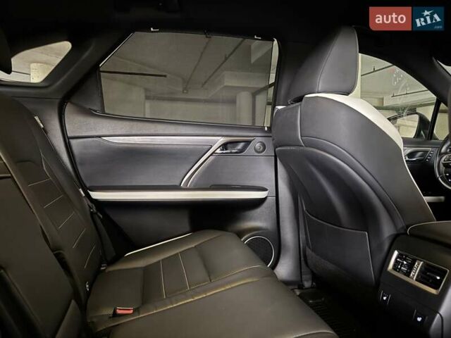 Лексус РХ 2021 в Киеве на Automoto.ua Белый Лексус РХ, объемом двигателя 3.46 л и пробегом 32 тыс. км за 56000 $, фото 12 на Automoto.ua