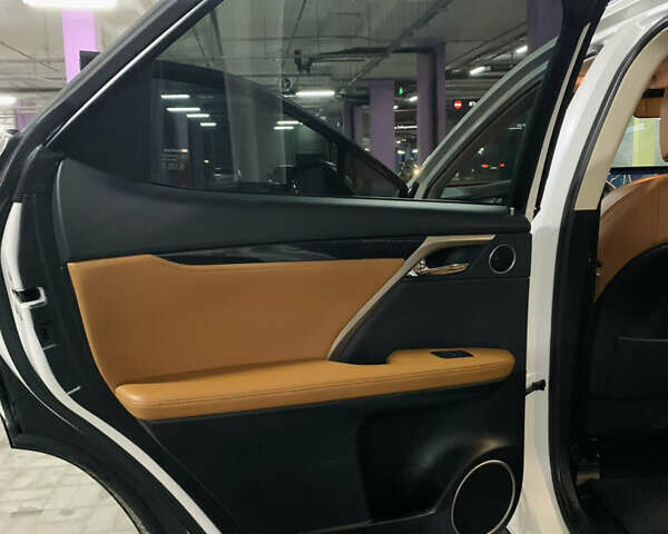 Белый Лексус РХ, объемом двигателя 3.46 л и пробегом 79 тыс. км за 53000 $, фото 12 на Automoto.ua