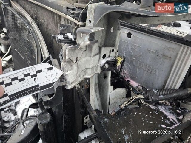 Белый Лексус РХ, объемом двигателя 2 л и пробегом 85 тыс. км за 24434 $, фото 39 на Automoto.ua