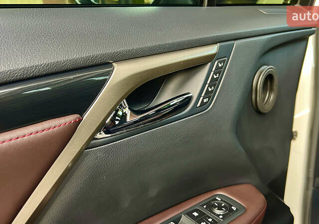 Белый Лексус РХ, объемом двигателя 3.46 л и пробегом 49 тыс. км за 57500 $, фото 53 на Automoto.ua