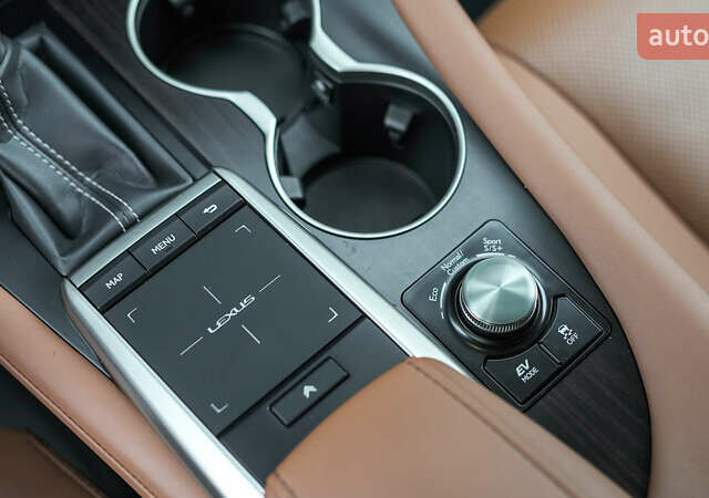 Белый Лексус РХ, объемом двигателя 3.5 л и пробегом 40 тыс. км за 60542 $, фото 37 на Automoto.ua