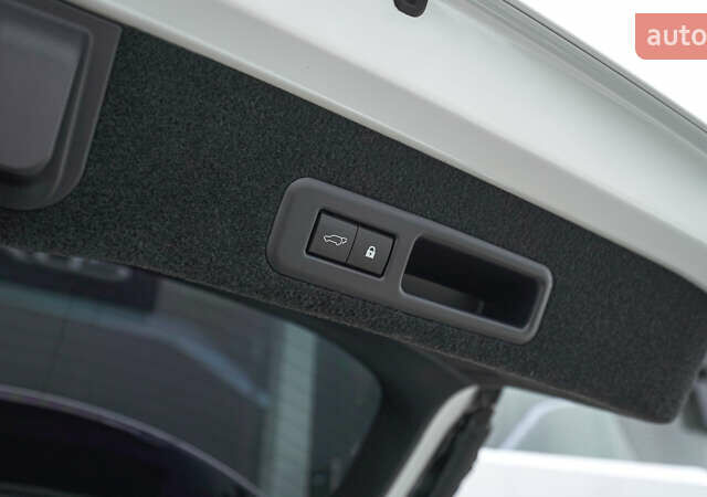 Белый Лексус РХ, объемом двигателя 3.5 л и пробегом 40 тыс. км за 60542 $, фото 10 на Automoto.ua