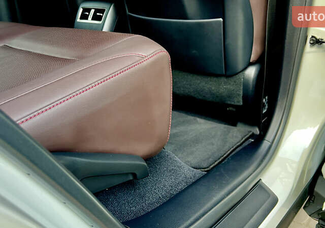 Белый Лексус РХ, объемом двигателя 3.46 л и пробегом 49 тыс. км за 57500 $, фото 28 на Automoto.ua