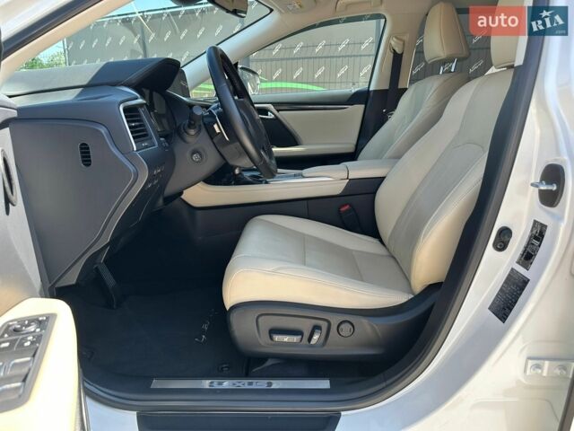 Білий Лексус РХ, об'ємом двигуна 2 л та пробігом 26 тис. км за 49500 $, фото 6 на Automoto.ua