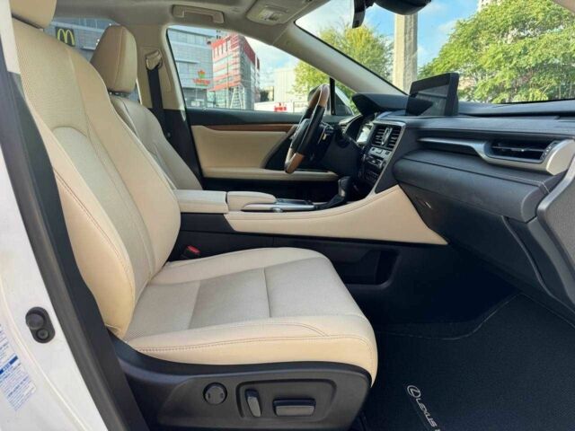 Лексус РХ 2021 у Дніпро (Дніпропетровську) на Automoto.ua Білий Лексус РХ, об'ємом двигуна 3.5 л та пробігом 70 тис. км за 45000 $, фото 15 на Automoto.ua