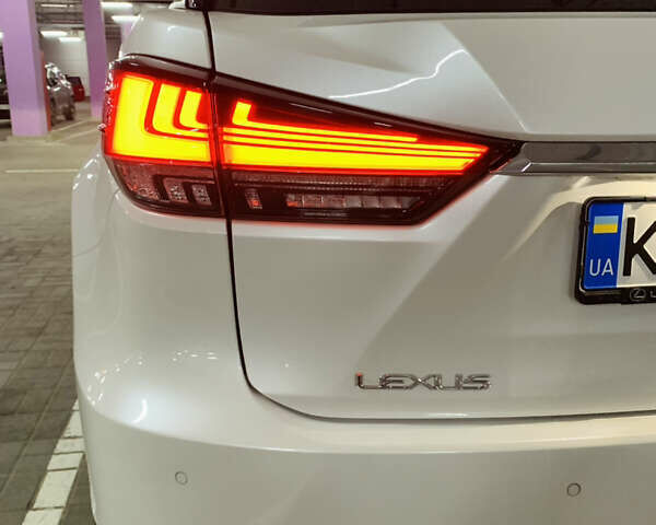 Белый Лексус РХ, объемом двигателя 3.46 л и пробегом 79 тыс. км за 53000 $, фото 7 на Automoto.ua