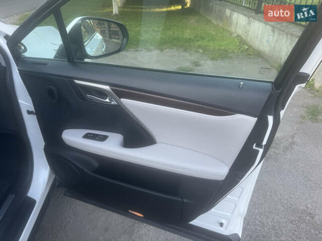 Белый Лексус РХ, объемом двигателя 3.46 л и пробегом 45 тыс. км за 44000 $, фото 18 на Automoto.ua