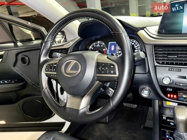 Білий Лексус РХ, об'ємом двигуна 2 л та пробігом 69 тис. км за 43500 $, фото 40 на Automoto.ua