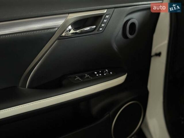 Лексус РХ 2021 в Киеве на Automoto.ua Белый Лексус РХ, объемом двигателя 3.46 л и пробегом 32 тыс. км за 56000 $, фото 13 на Automoto.ua