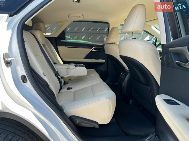 Білий Лексус РХ, об'ємом двигуна 2 л та пробігом 26 тис. км за 49500 $, фото 27 на Automoto.ua