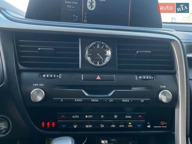 Лексус РХ 2021 в Львове на Automoto.ua Белый Лексус РХ, объемом двигателя 2 л и пробегом 104 тыс. км за 42290 $, фото 35 на Automoto.ua