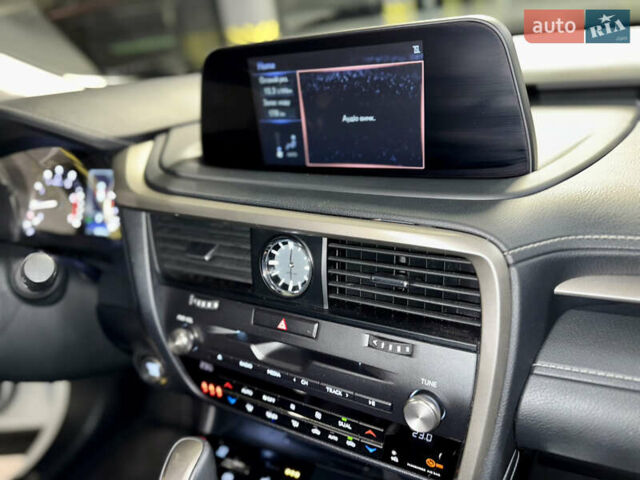 Білий Лексус РХ, об'ємом двигуна 2 л та пробігом 69 тис. км за 45700 $, фото 39 на Automoto.ua