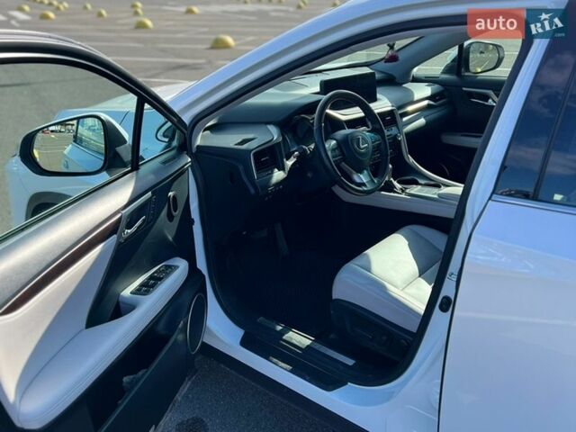 Белый Лексус РХ, объемом двигателя 3.5 л и пробегом 45 тыс. км за 44900 $, фото 7 на Automoto.ua