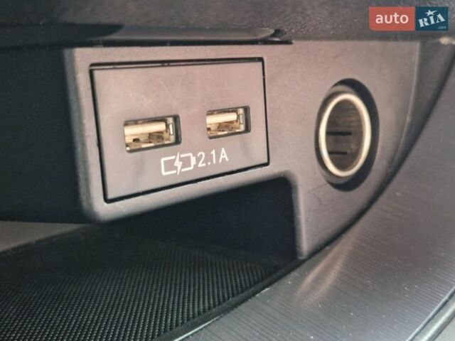 Белый Лексус РХ, объемом двигателя 3.46 л и пробегом 142 тыс. км за 52500 $, фото 88 на Automoto.ua