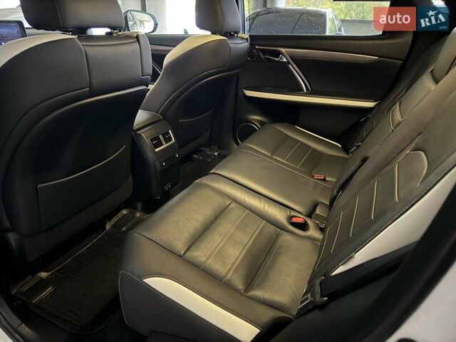 Лексус РХ 2021 в Киеве на Automoto.ua Белый Лексус РХ, объемом двигателя 3.46 л и пробегом 32 тыс. км за 56000 $, фото 18 на Automoto.ua
