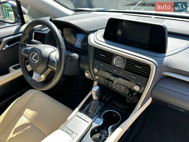 Білий Лексус РХ, об'ємом двигуна 2 л та пробігом 26 тис. км за 49500 $, фото 25 на Automoto.ua
