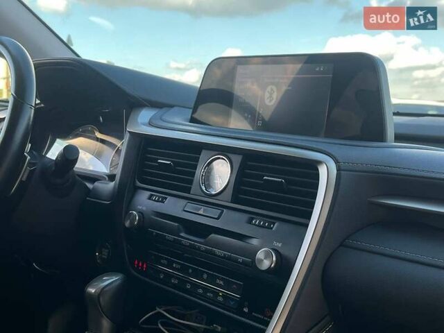 Лексус РХ 2021 в Львове на Automoto.ua Белый Лексус РХ, объемом двигателя 2 л и пробегом 104 тыс. км за 42290 $, фото 16 на Automoto.ua