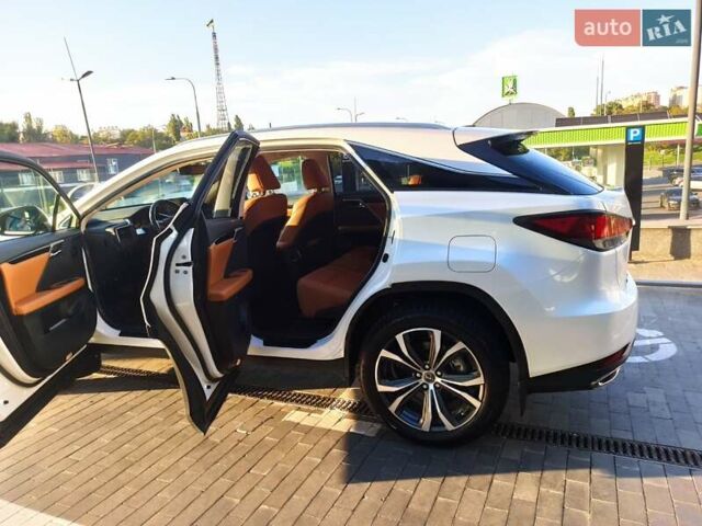 Білий Лексус РХ, об'ємом двигуна 2 л та пробігом 19 тис. км за 52500 $, фото 4 на Automoto.ua