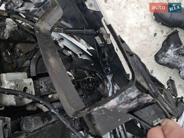 Белый Лексус РХ, объемом двигателя 2 л и пробегом 85 тыс. км за 24434 $, фото 47 на Automoto.ua