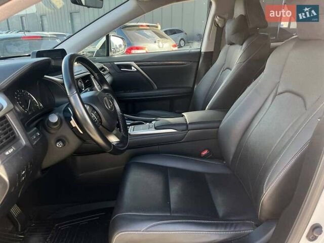 Лексус РХ 2021 в Львове на Automoto.ua Белый Лексус РХ, объемом двигателя 2 л и пробегом 104 тыс. км за 42290 $, фото 41 на Automoto.ua