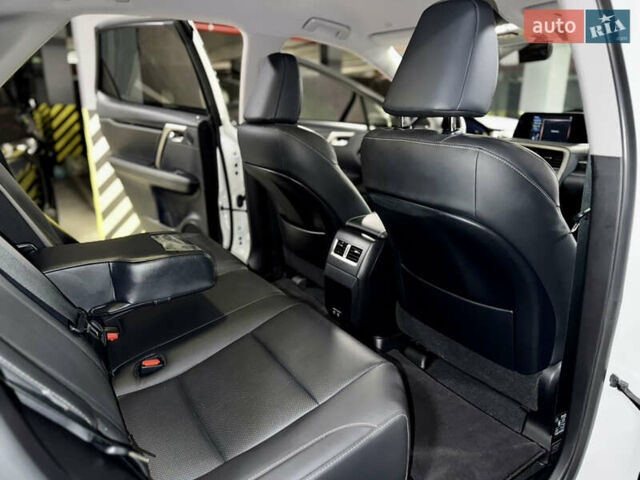 Білий Лексус РХ, об'ємом двигуна 2 л та пробігом 69 тис. км за 45000 $, фото 29 на Automoto.ua