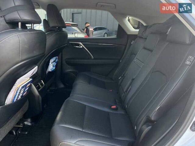 Лексус РХ 2021 в Львове на Automoto.ua Белый Лексус РХ, объемом двигателя 2 л и пробегом 104 тыс. км за 42290 $, фото 30 на Automoto.ua