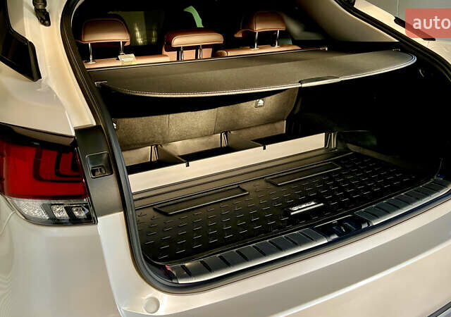 Белый Лексус РХ, объемом двигателя 3.46 л и пробегом 49 тыс. км за 57500 $, фото 57 на Automoto.ua