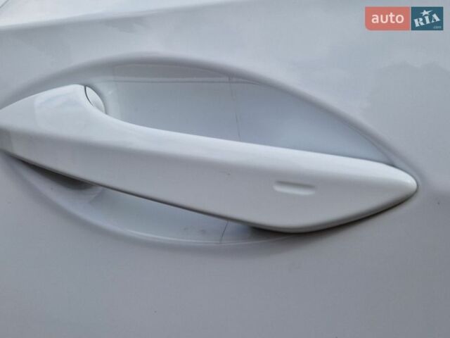 Белый Лексус РХ, объемом двигателя 3.46 л и пробегом 142 тыс. км за 52500 $, фото 14 на Automoto.ua