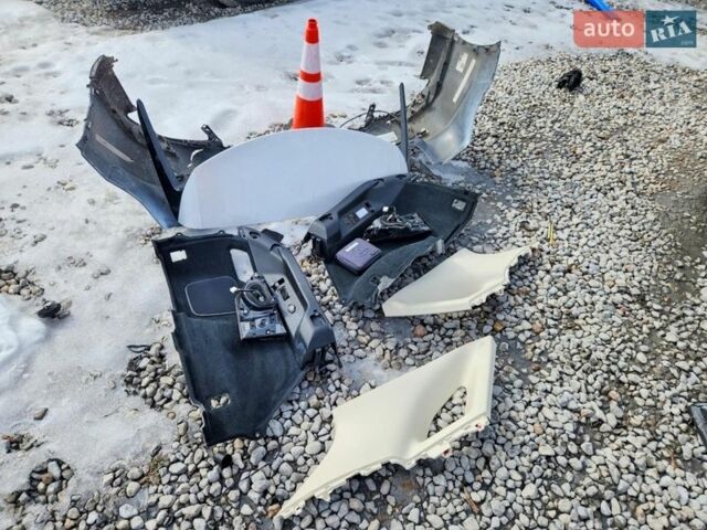 Білий Лексус РХ, об'ємом двигуна 3.46 л та пробігом 63 тис. км за 18000 $, фото 12 на Automoto.ua