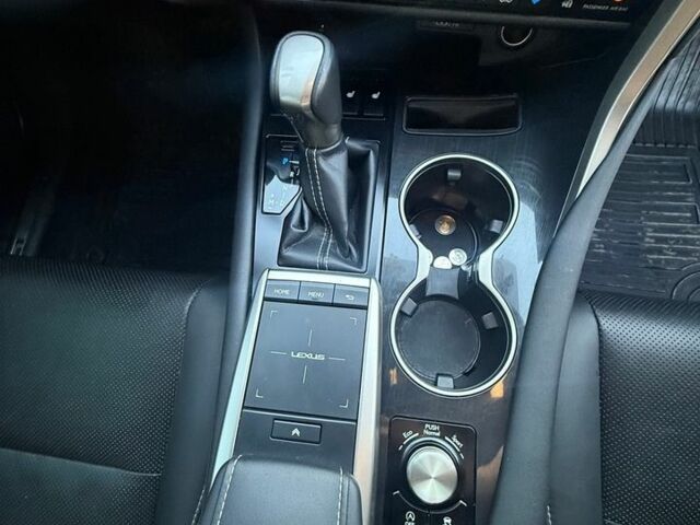 Білий Лексус РХ, об'ємом двигуна 2 л та пробігом 65 тис. км за 49990 $, фото 12 на Automoto.ua
