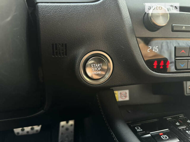 Белый Лексус РХ, объемом двигателя 2 л и пробегом 6 тыс. км за 57500 $, фото 59 на Automoto.ua