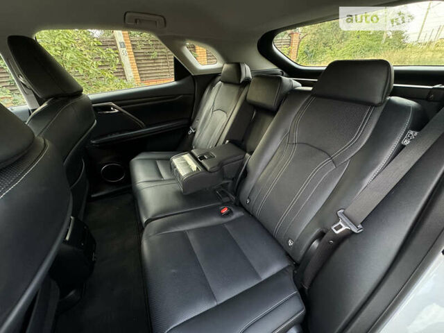 Белый Лексус РХ, объемом двигателя 2 л и пробегом 6 тыс. км за 57500 $, фото 50 на Automoto.ua