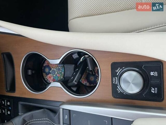 Белый Лексус РХ, объемом двигателя 3.5 л и пробегом 28 тыс. км за 56000 $, фото 12 на Automoto.ua