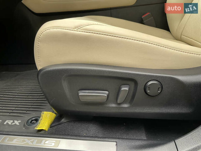 Белый Лексус РХ, объемом двигателя 3.46 л и пробегом 35 тыс. км за 41500 $, фото 11 на Automoto.ua