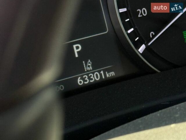 Белый Лексус РХ, объемом двигателя 3.5 л и пробегом 63 тыс. км за 58500 $, фото 15 на Automoto.ua
