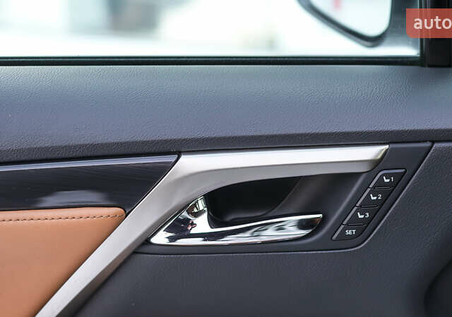 Білий Лексус РХ, об'ємом двигуна 2 л та пробігом 33 тис. км за 48299 $, фото 14 на Automoto.ua