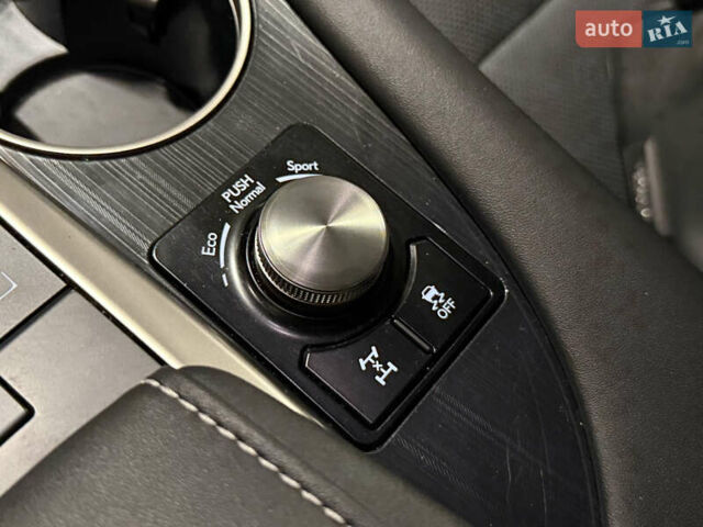 Белый Лексус РХ, объемом двигателя 3.46 л и пробегом 28 тыс. км за 53900 $, фото 29 на Automoto.ua